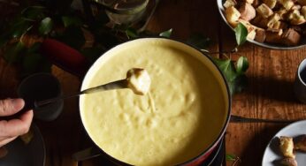 La fondue suisse moitié-moitié (Et son alternative avec des fromages trouvables en France)